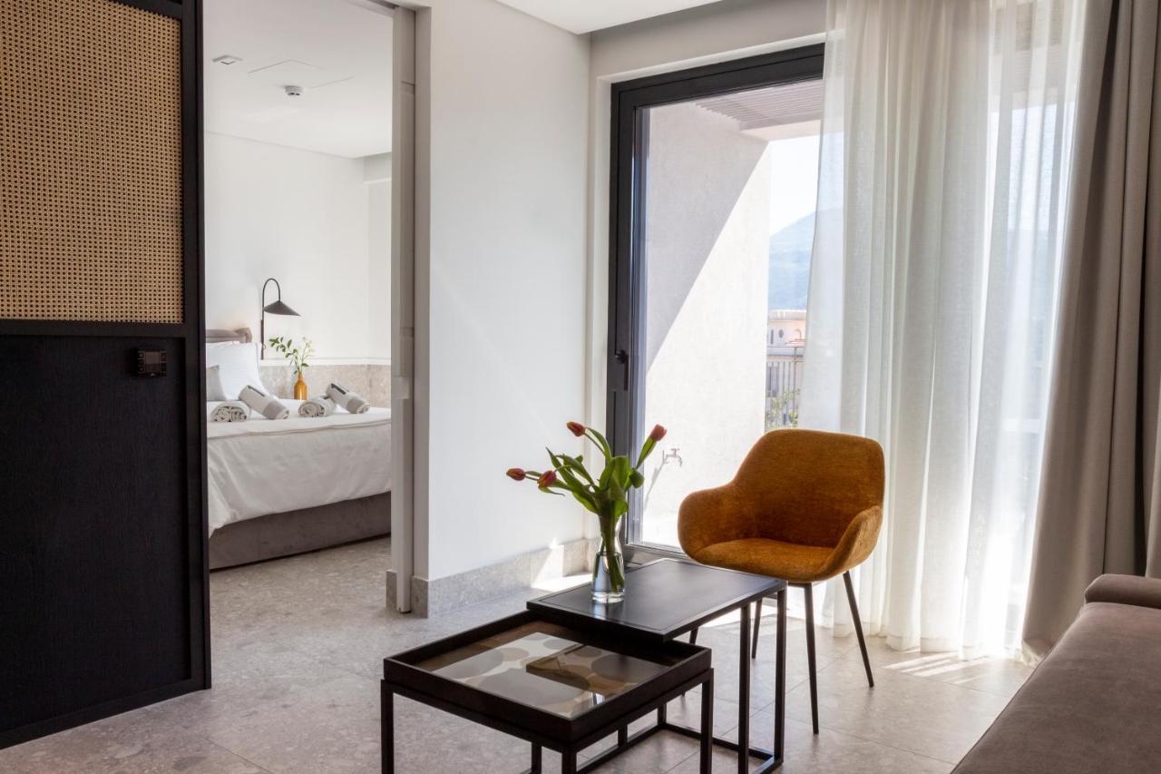 11Suites Aígio Exteriér fotografie