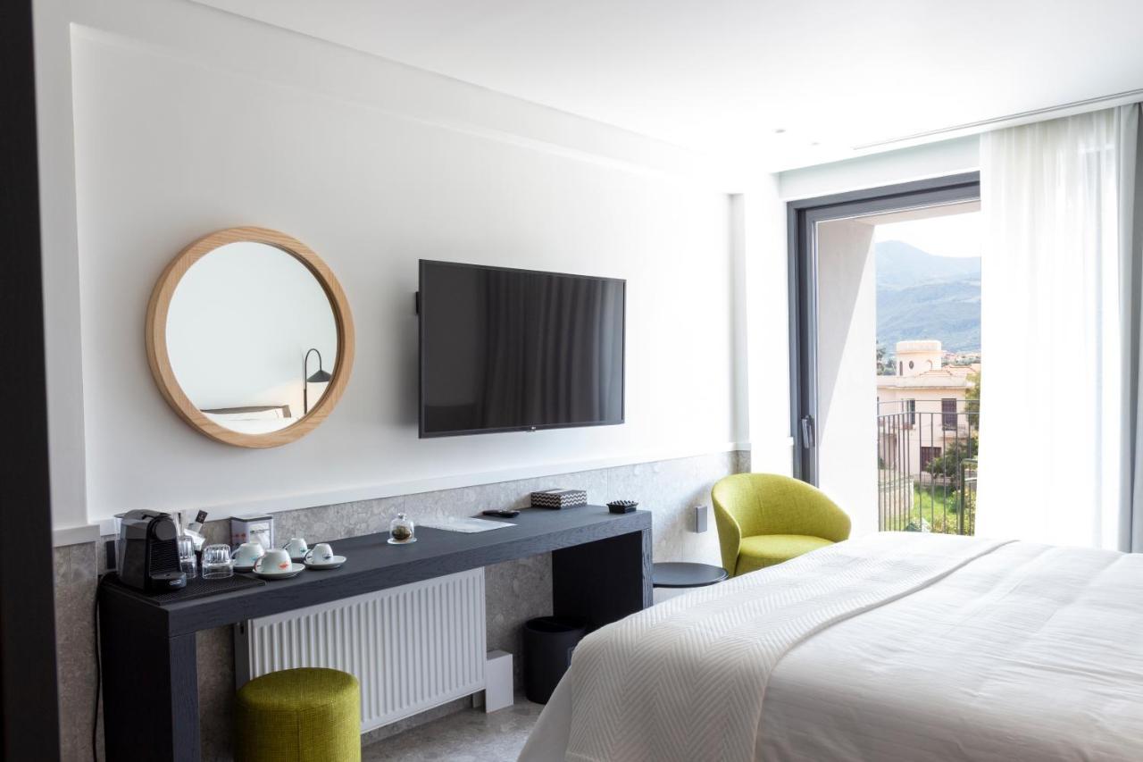 11Suites Aígio Exteriér fotografie